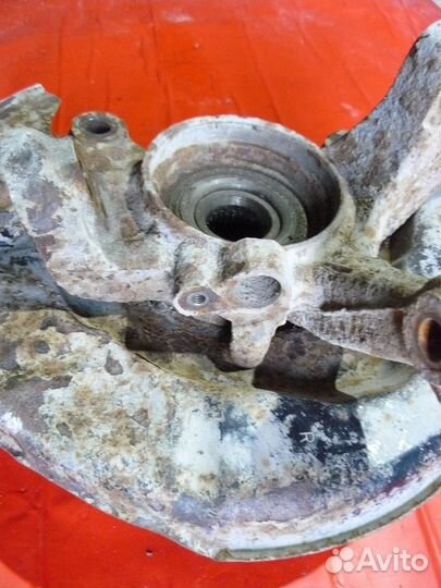 Кулак передний правый для Toyota Corolla Е11