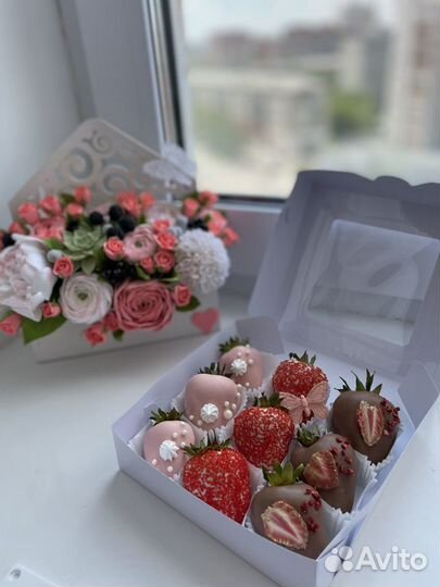 Клубника в шоколаде и конфеты ручной работы