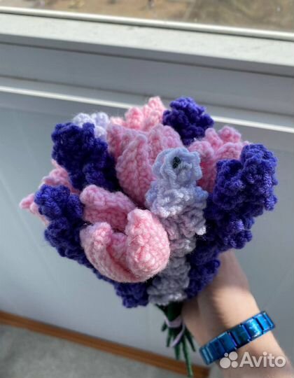 Букеты вязаных цветов