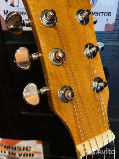 Акустическая гитара + аксессуар