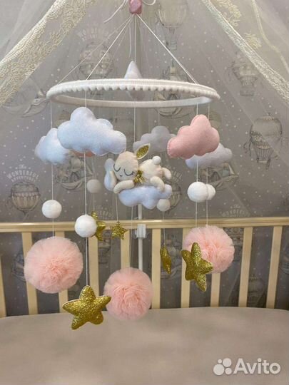 Мобиль в кроватку новый
