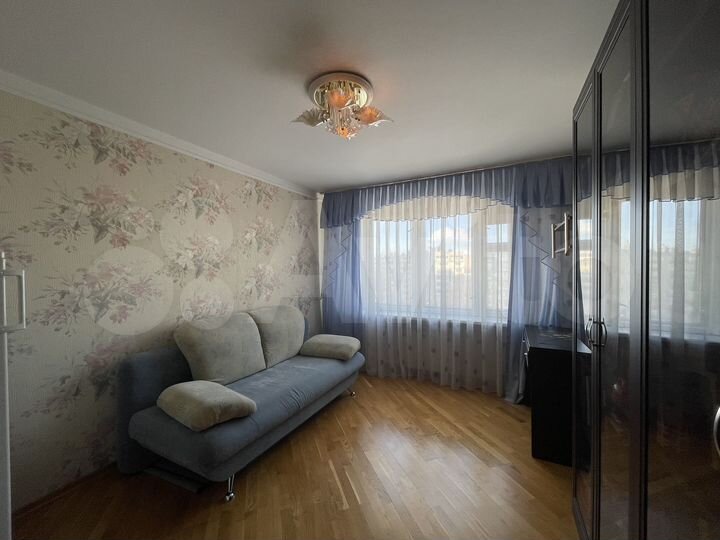 4-к. квартира, 82 м², 7/10 эт.