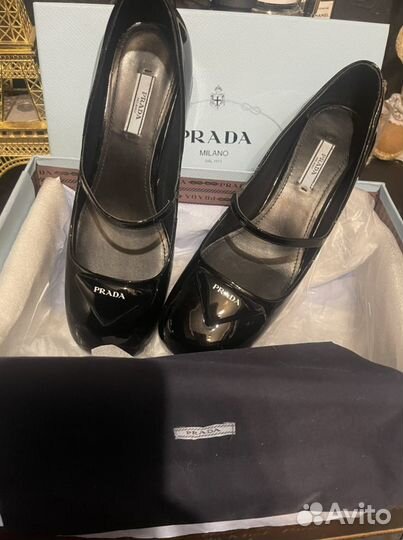 Женские туфли Prada