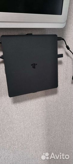 Игровая приставка ps4