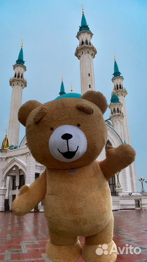 Поздравление от огромного Мишки