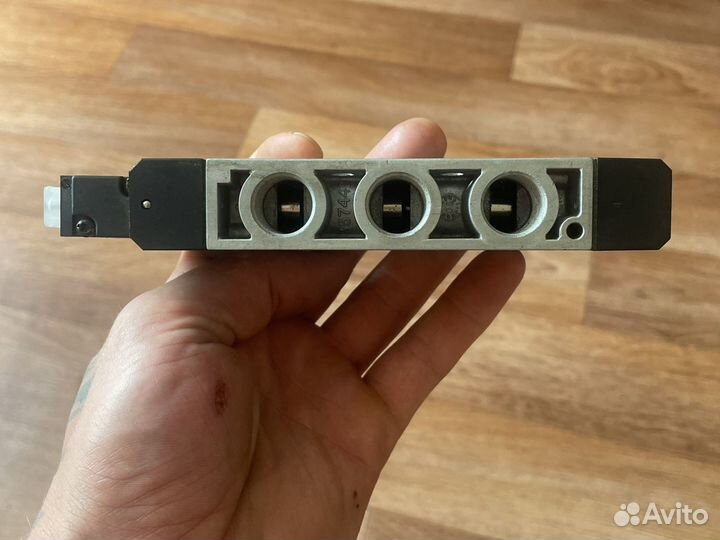 Распределитель Festo