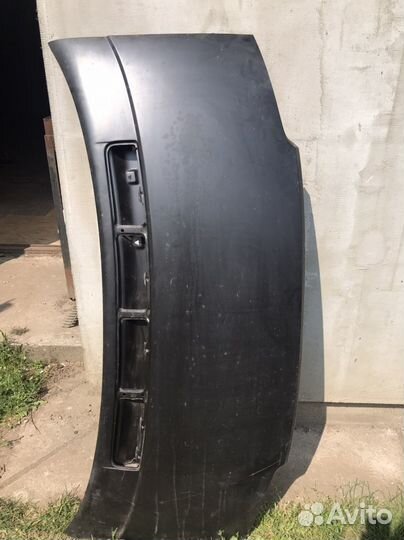 Капот на Фольксваген