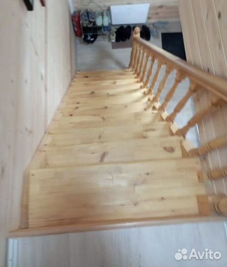 Лестница деревянная