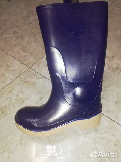 Резиновые сапоги