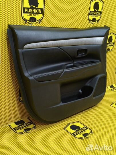 Обшивка двери карта передняя левая Mitsubishi
