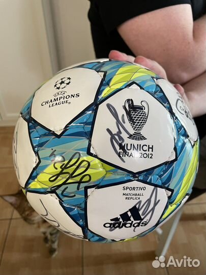 Футбольный мяч с автографами сборной России