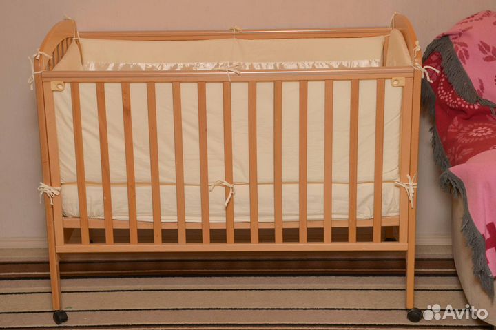 Детская кроватка