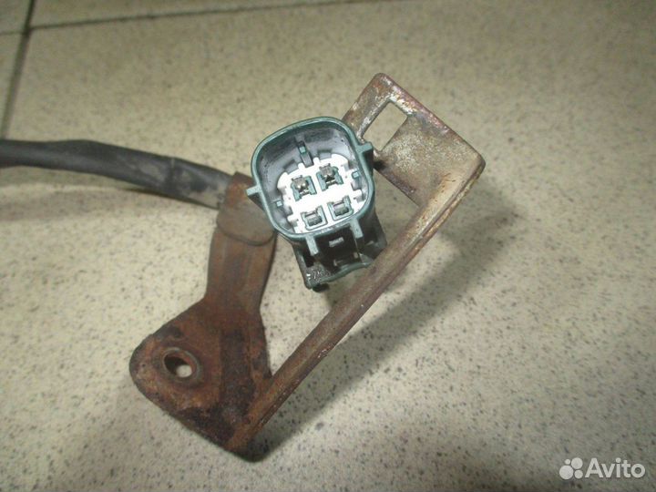 Датчик кислородный Nissan Almera (N16)