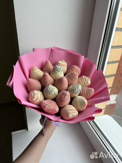 Клубника в шоколаде букеты