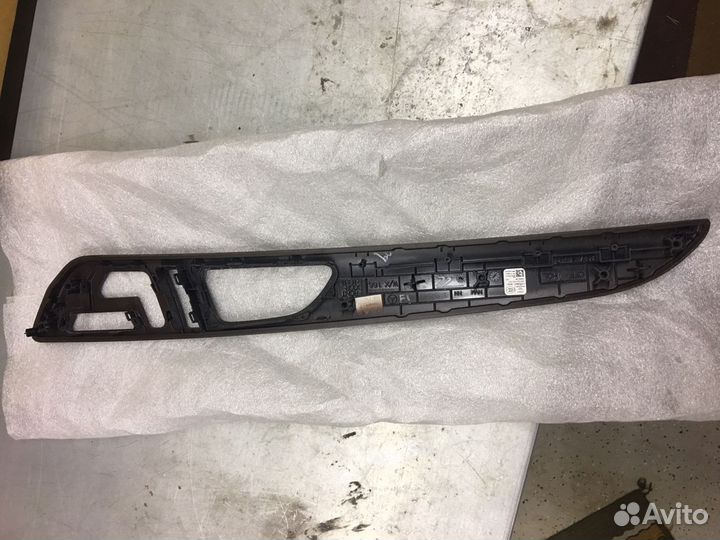 Накладка обшивки правой двери Mercedes W166, X166