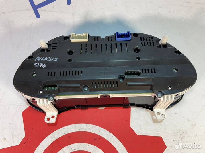 Панель приборов Toyota Avensis AZT250