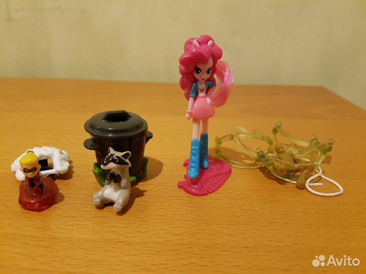 Фигурки Киндер Сюрприз (Леди Баг, Барби, DC)