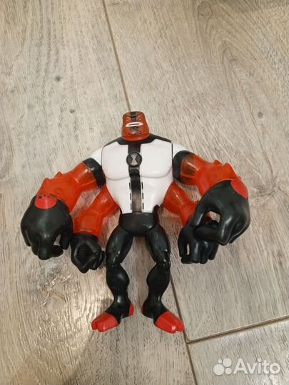 Игрушка из мультика BEN 10 силач