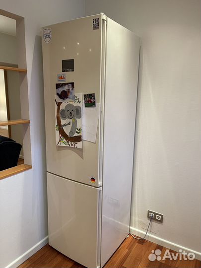 Холодильник с нижней морозильной камерой Bosch