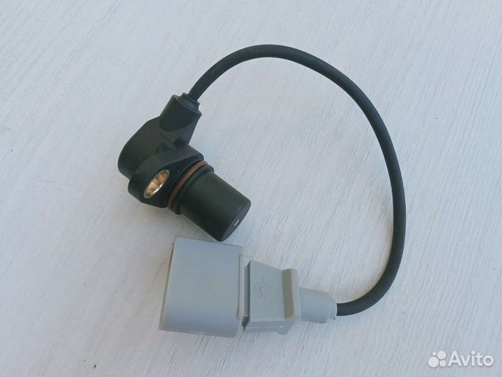 Датчик положения коленвала Stellox 0600013SX