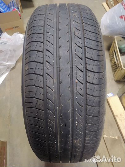 Yokohama dB Decibel E70 215/55 R17 94V