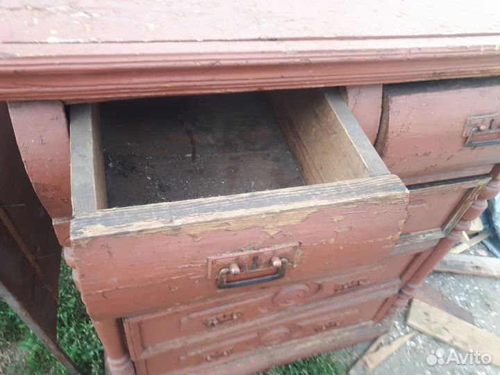 Небольшой комод