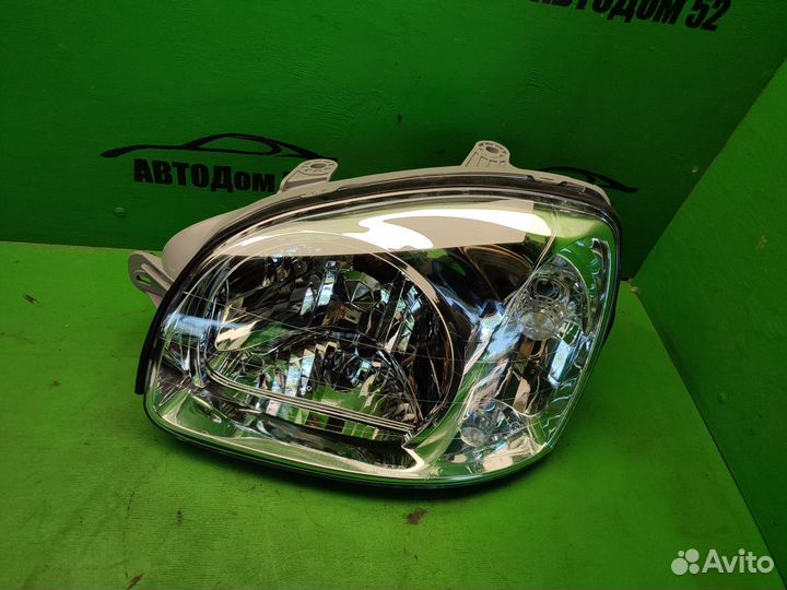 Фара левая Hyundai Santa Fe 00-06