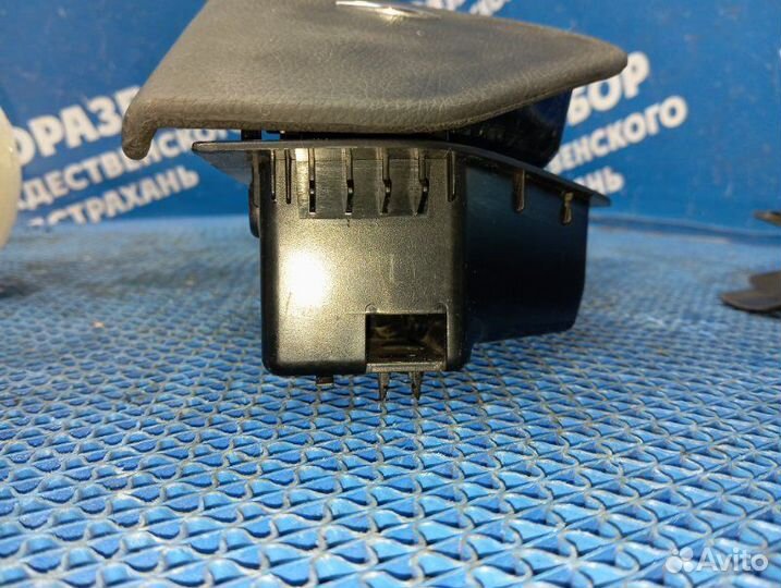 Пепельница Mercedes-Benz W211 седан 2006