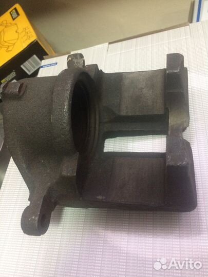 Корпус передней скобы волга, газель правая голая