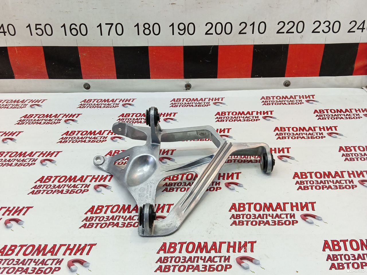 Кронштейн интеркулера правый Lixiang L7 L9