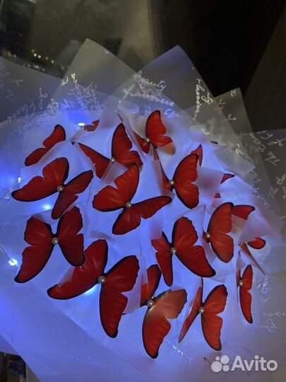 Светящиеся букеты из бабочек в наличии и под заказ