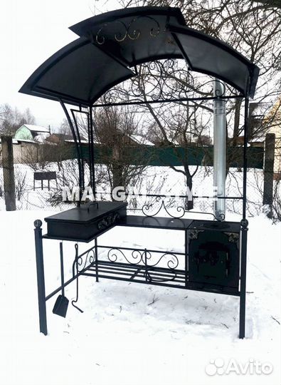 Мангал с крышей