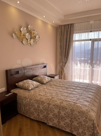 3-к. квартира, 100 м², 5/5 эт.