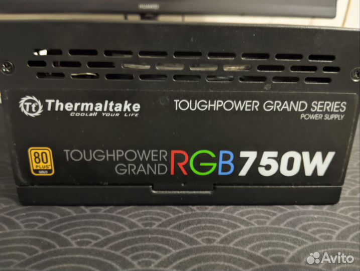 Блок питания: Thermaltake toughpower 750W gold