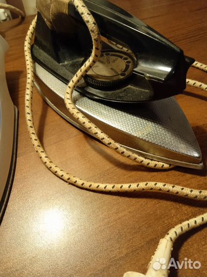2 утюга СССР и Philips. Работающие. На запчасти