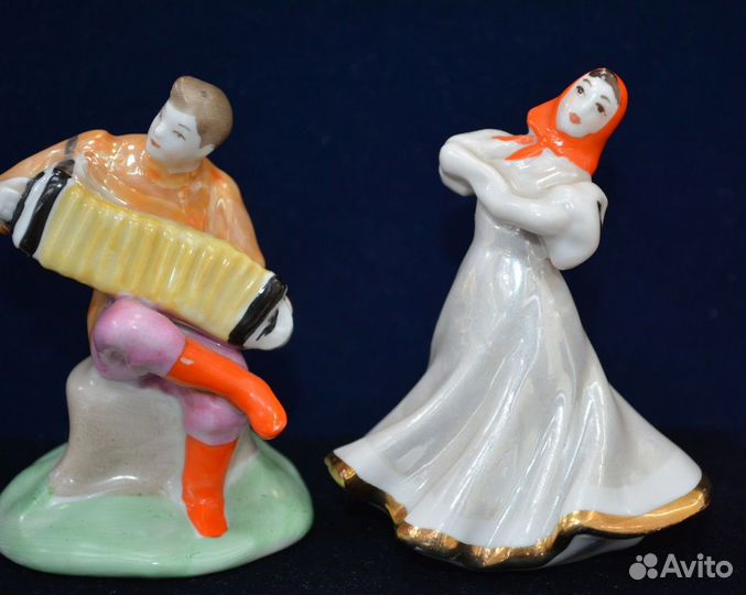 Фарфоровые статуэтка- плясуны. дулево
