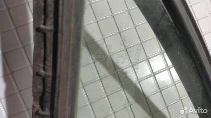 Стекло двери задней правой Toyota Camry 40