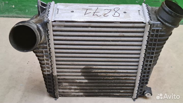 Интеркулер правый Bentley Bentayga