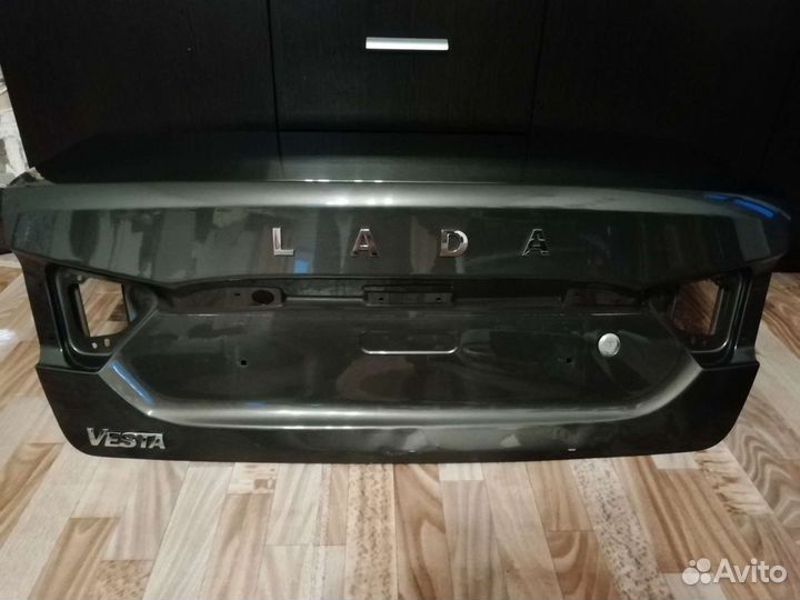 Крышка багажника Лада Веста