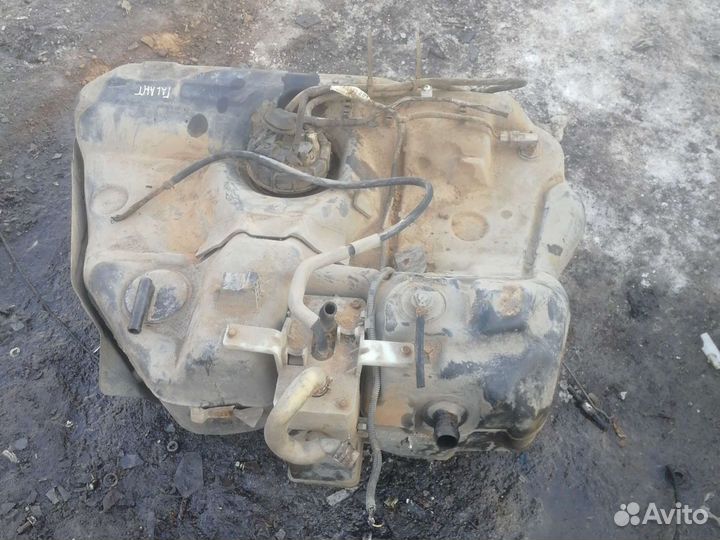 Бензобак мицубиси галант