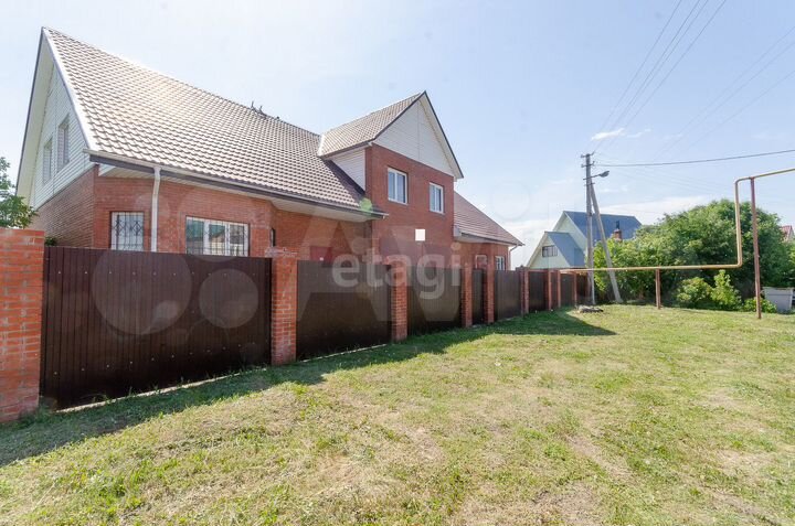 Дом 319 м² на участке 5,5 сот.