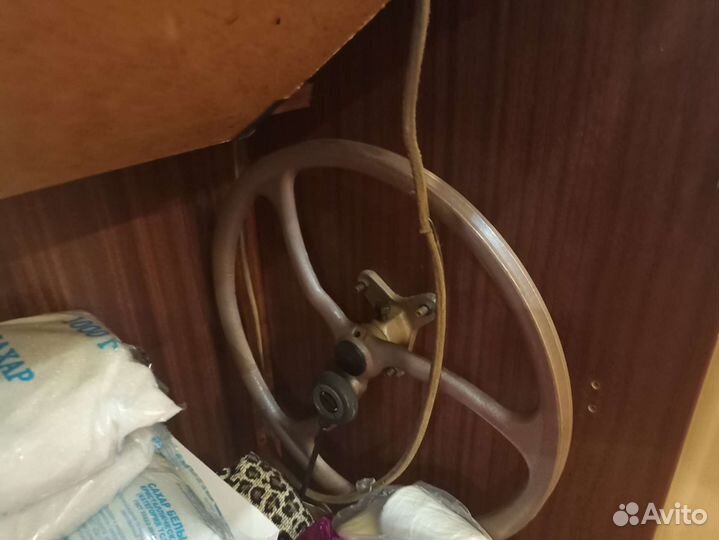 Швейная машина Подольск 142