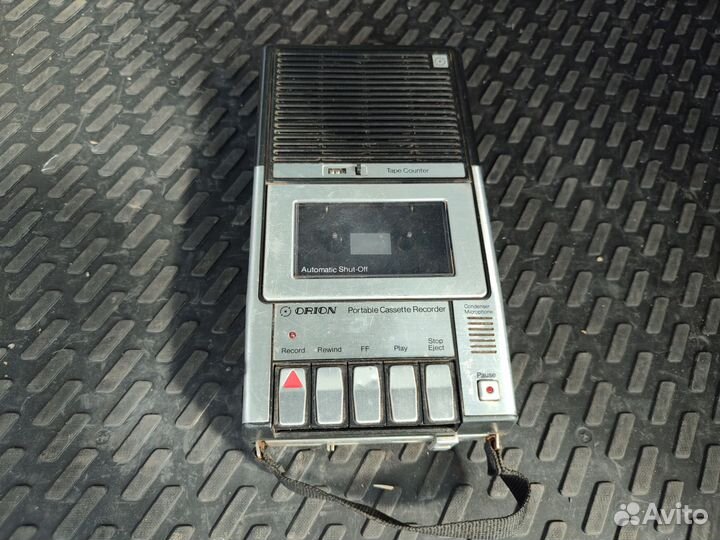 Кассетный магнитофон