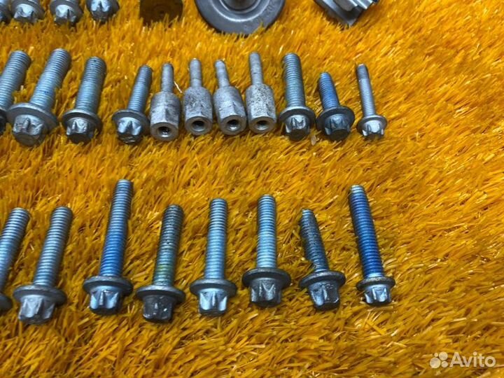 Болты и гайки двс Mercedes-Benz M-Class W164