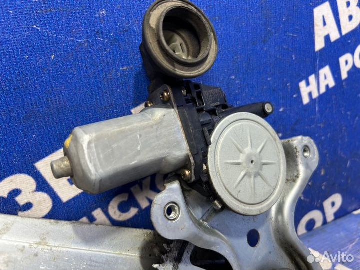 Задний левый стеклоподъёмник Lexus Rx300 кроссовер