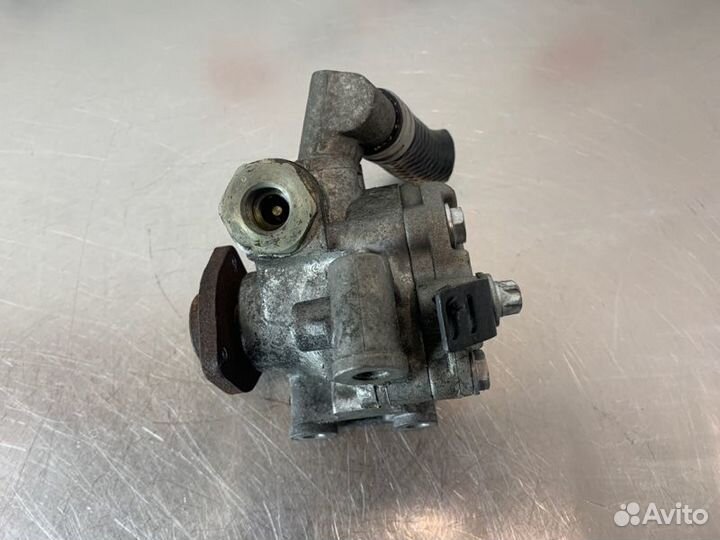 Насос гидроусилителя руля Mercedes C-Class W203