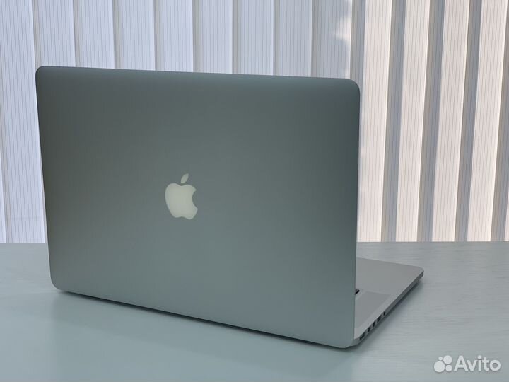 MacBook Pro 15 Retina i7/16/ SSD 750 гб + Adobe