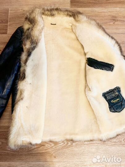 Дубленка с натуральным мехом волка