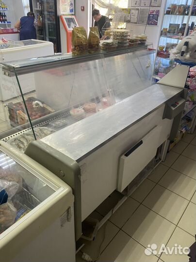 Холодильная витрина и морозильная камера