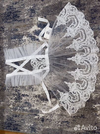 Белый школьный фартук